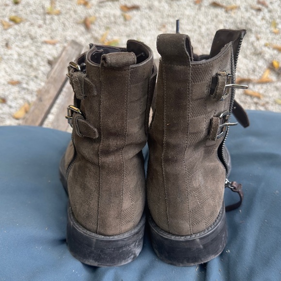 Authentic Louis Vuitton combat  Boots - Picture 9 of 10